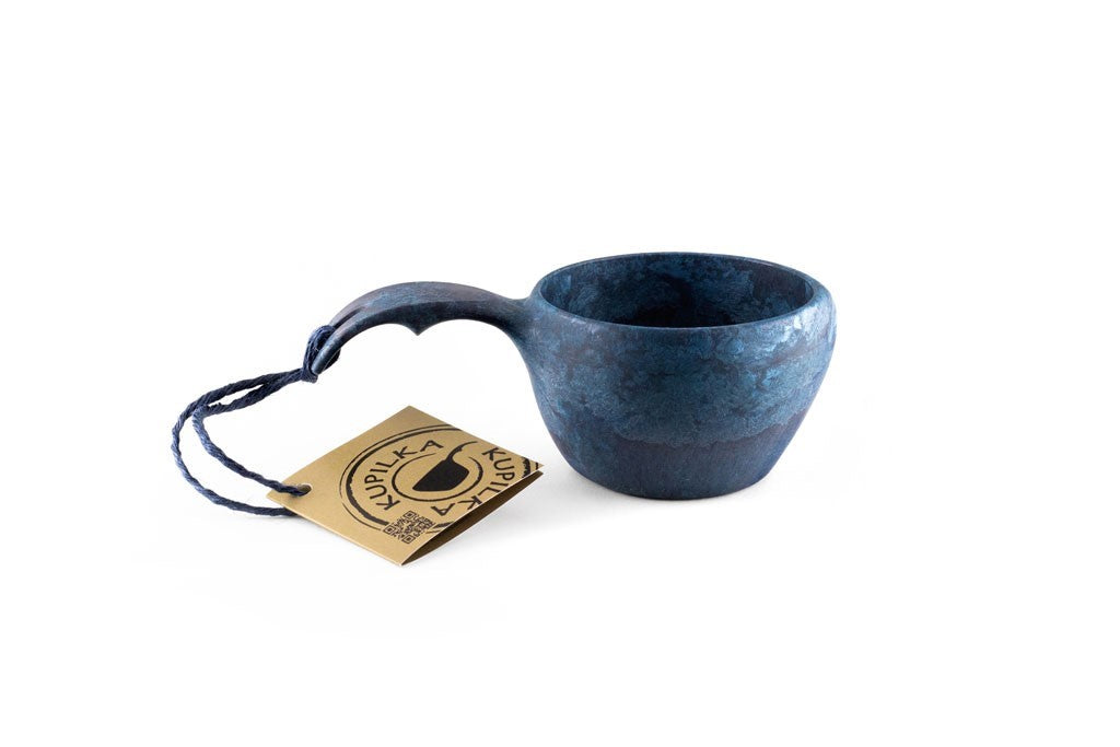 Kupilka 21 Classic Cup bleue avec anse, petite boucle bleue et étiquette en carton