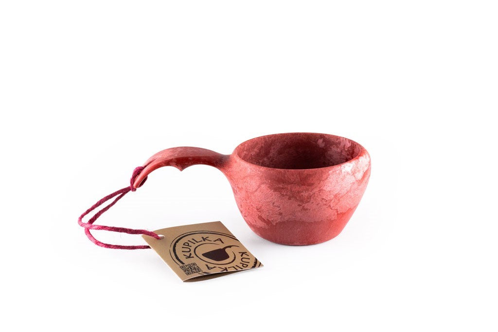 Tasse classique Kupilka 21 en rouge avec anse, boucle rouge et étiquette en carton