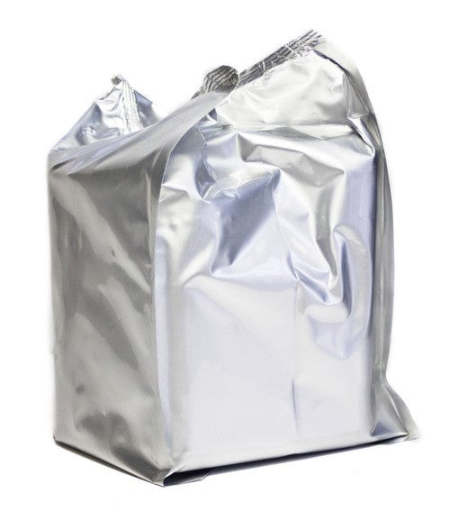 Lifesaver Cube Emergency Preparedness Pack emballé dans un grand sachet en aluminium argenté