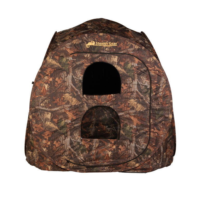 Affût deux places Stealth Gear Square Hide de face avec deux ouvertures superposées et logo en haut