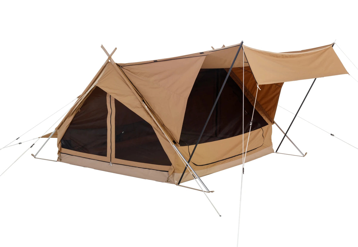 CanvasCamp Altaï avec parois ouvertes, moustiquaire noire et auvent sur mâts