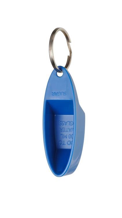 Care Plus ORS cuillère doseuse en plastique bleu sur un anneau porte-clés en métal