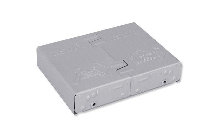 Réchaud Esbit Survival Stove replié en une petite boîte métallique plate