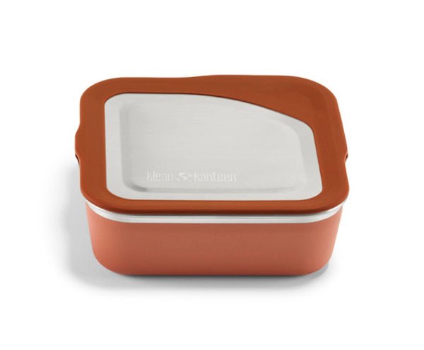 Klean Kanteen Lunch Box orange rouille avec couvercle en métal et bord orange, vue en biais d'en haut