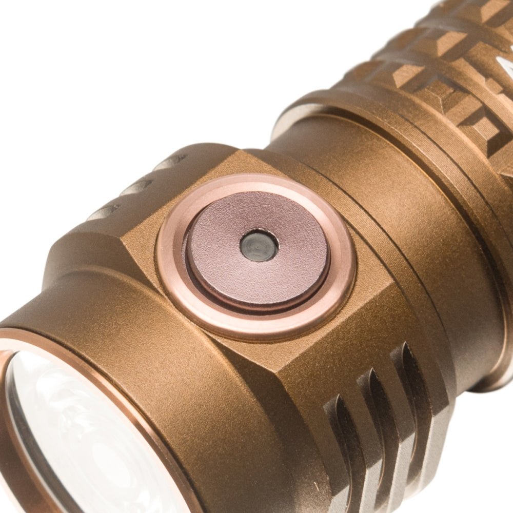 Mactronic Sirius M10 détail du bouton rond sur le côté de la tête