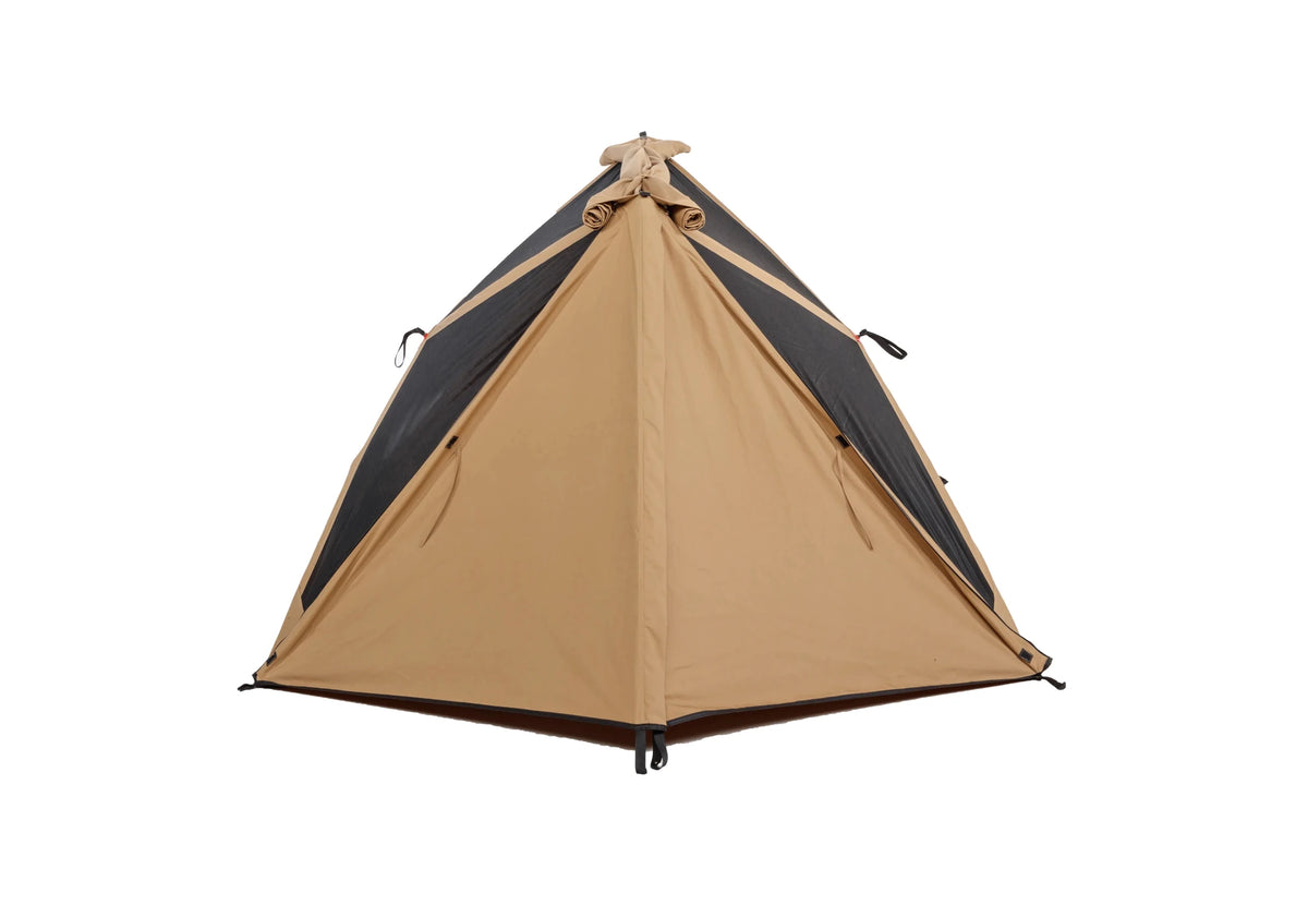 CanvasCamp Mouflon de face avec porte fermée et panneaux moustiquaires sombres de chaque côté