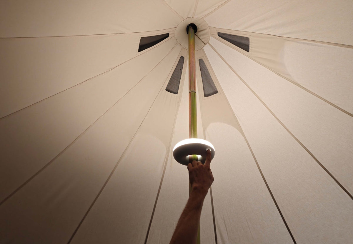 lampe de tente rechargeable, lampe annulaire allumée glissée à la main autour du mât de tente