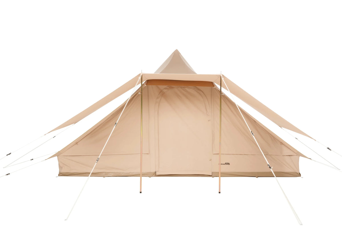 tente de patrouille Roman en toile beige avec auvent sur deux mâts, vue de face