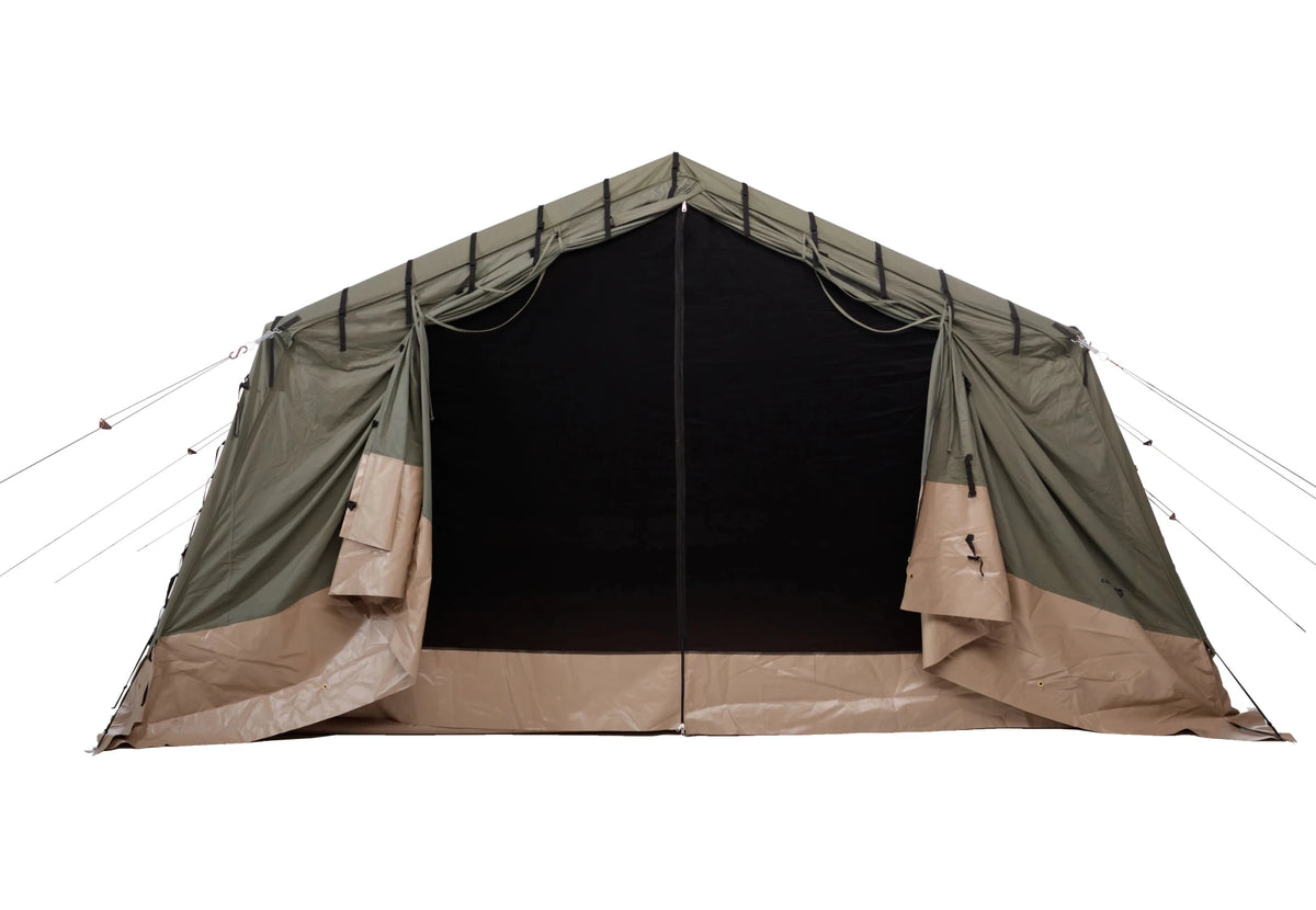 CanvasCamp Mess Apex 5 x 6 tente à faîtage verte avec bas couleur sable et porte avant ouverte, vue de face