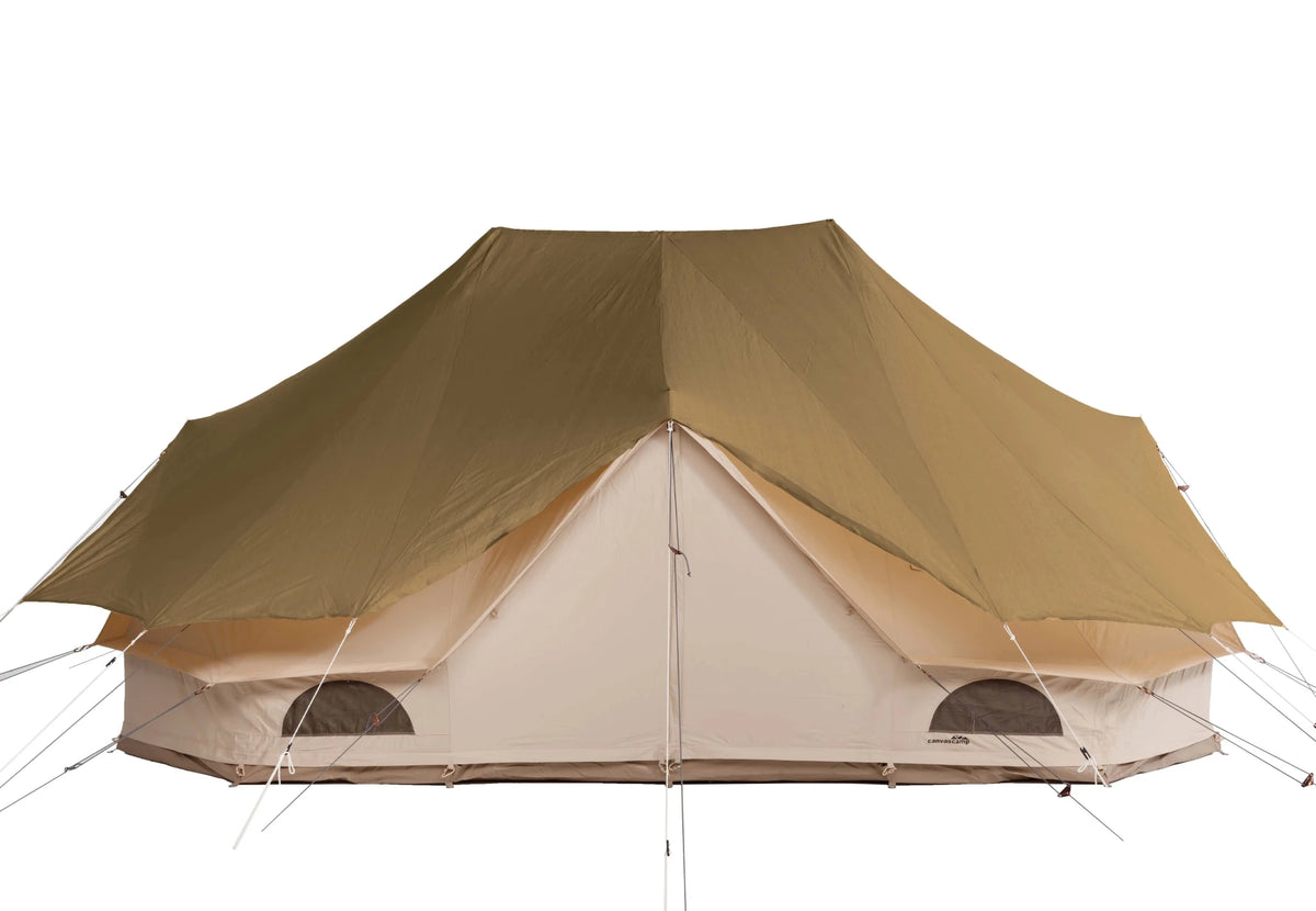 CanvasCamp Sibley Fly UV kaki sur une tente cloche double à deux sommets, vue de face