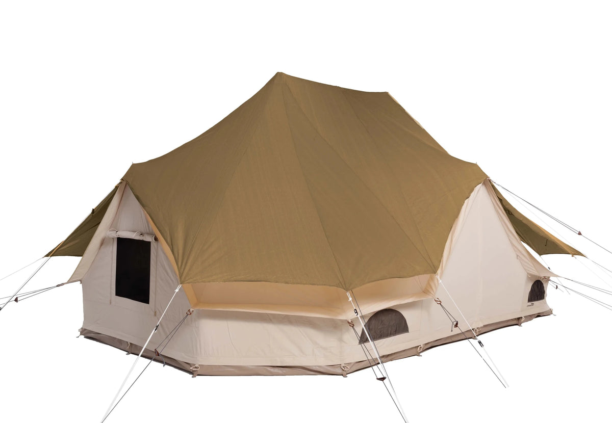 CanvasCamp Sibley Fly UV kaki sur une tente cloche double, vue latérale de biais avec fenêtre