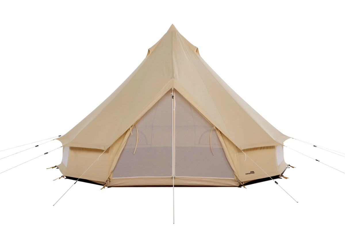CanvasCamp Sibley Traveller 300 avec porte dézippée et porte moustiquaire fermée