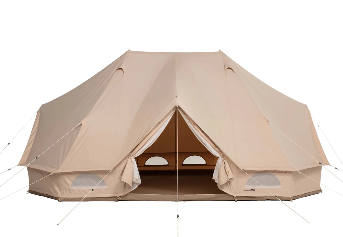 CanvasCamp Sibley Traveller 600 Twin avec porte ouverte et vue sur les fenêtres à l'intérieur