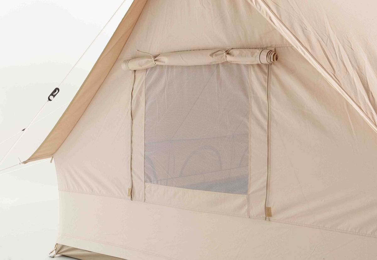CanvasCamp Sibley Traveller 600 Twin, fenêtre à moustiquaire avec rabat roulé à l'extérieur