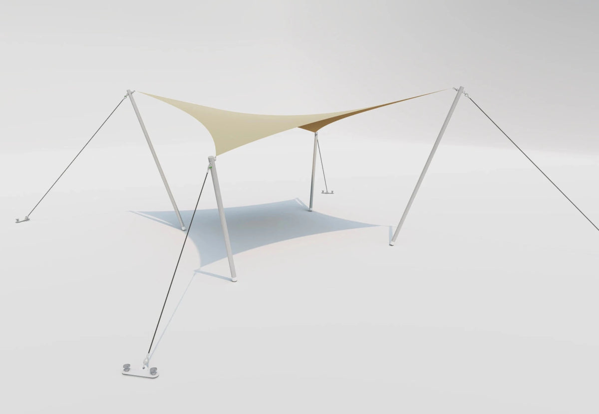 CanvasCamp Stretch Tent Q3X vue de biais d'en haut avec l'ombre de la voile au sol