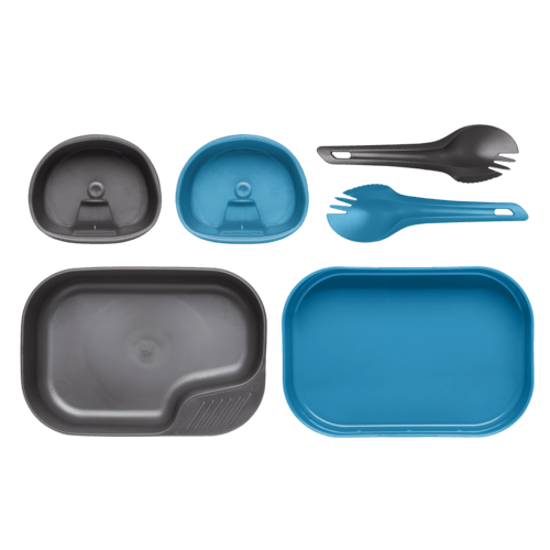 Wildo Camp-A-Box Duo gris et bleu, avec un gobelet et une cuillère-fourchette de chaque couleur