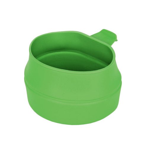 Wildo Fold-A-Cup vert clair, déplié avec la poignée à l'arrière