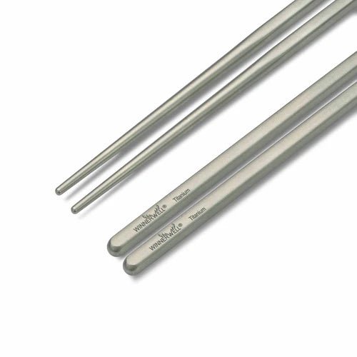 Baguettes en titane Winnerwell, détail des pointes et des extrémités avec logo