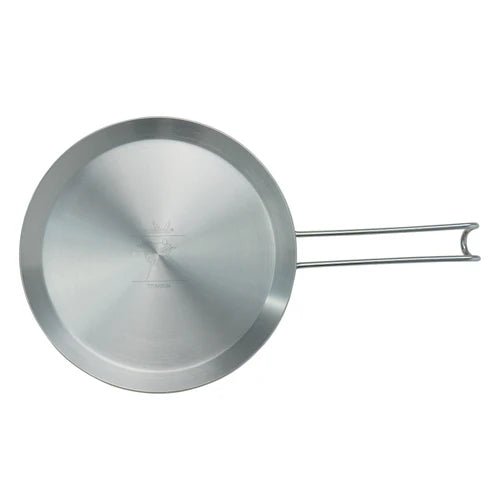 Winnerwell Titanium Frying Pan vue du dessus avec fond plat et manche en fil