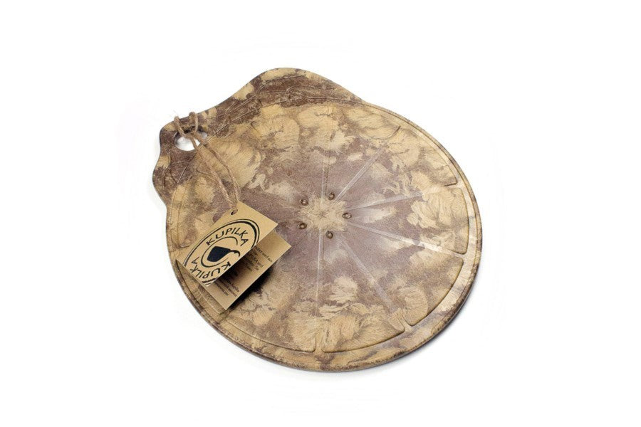 Kupilka Kaarna M marron naturel, planchette ronde avec poignée, cordon et étiquette