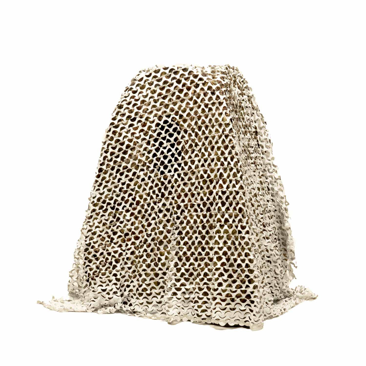 Filet de camouflage Buteo 3 drapé sur un objet, maillage léger en blanc cassé