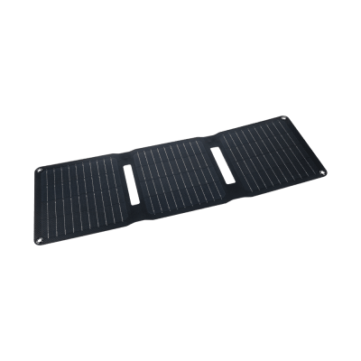 WakaWaka Solar 20 déplié avec trois panneaux solaires noirs et œillets dans les coins