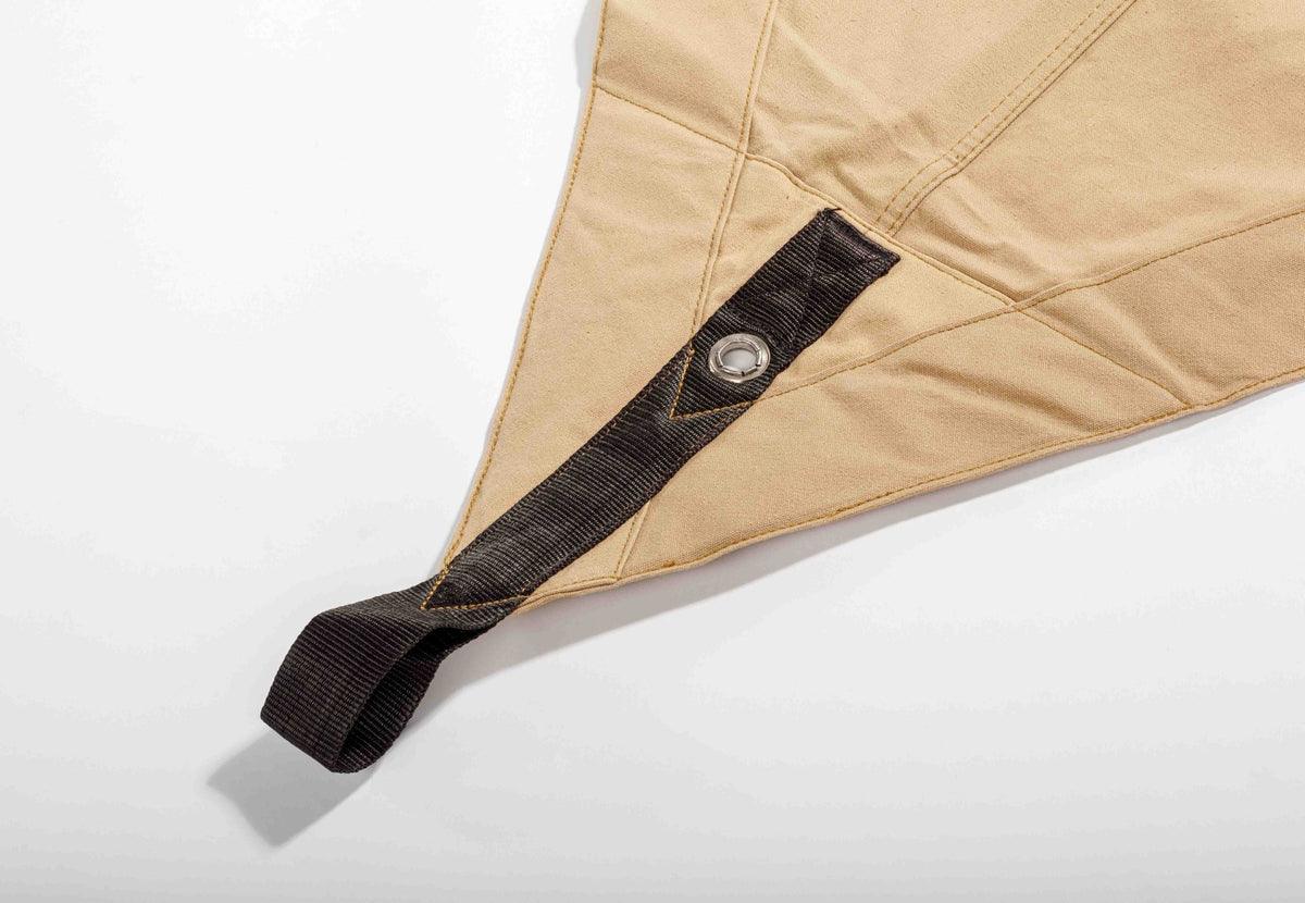 CanvasCamp Heavy Duty Shelter, pointe de la toile avec une sangle noire et un œillet métallique