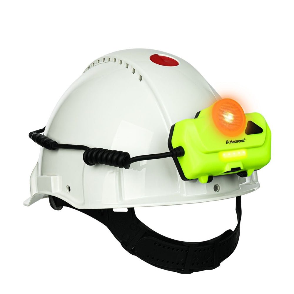 Mactronic Ultimo X1000 sur un casque blanc avec le feu arrière orange allumé