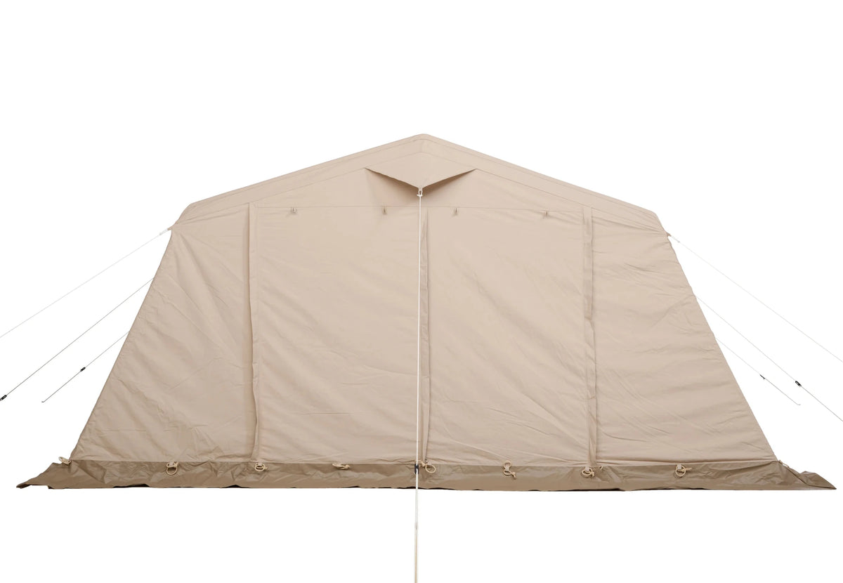 Tente de patrouille CanvasCamp Mess Traveller de face avec porte fermée et haubans