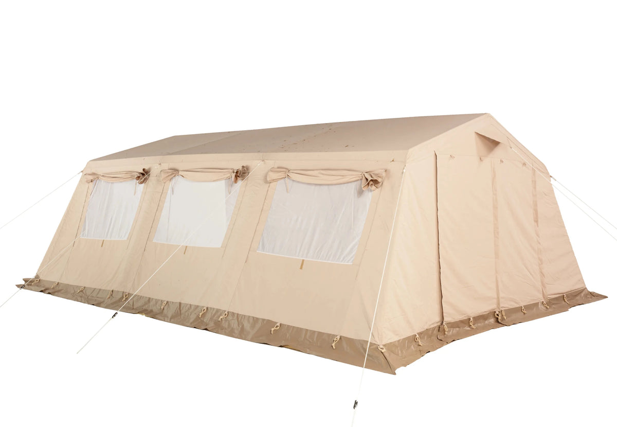 Tente de patrouille CanvasCamp Mess Traveller avec rabats de fenêtre enroulés sur le côté