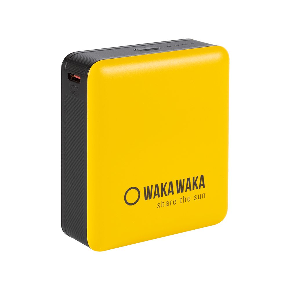 WakaWaka Power 10 jaune et noir, vu de face en biais avec logo et un port USB sur le côté