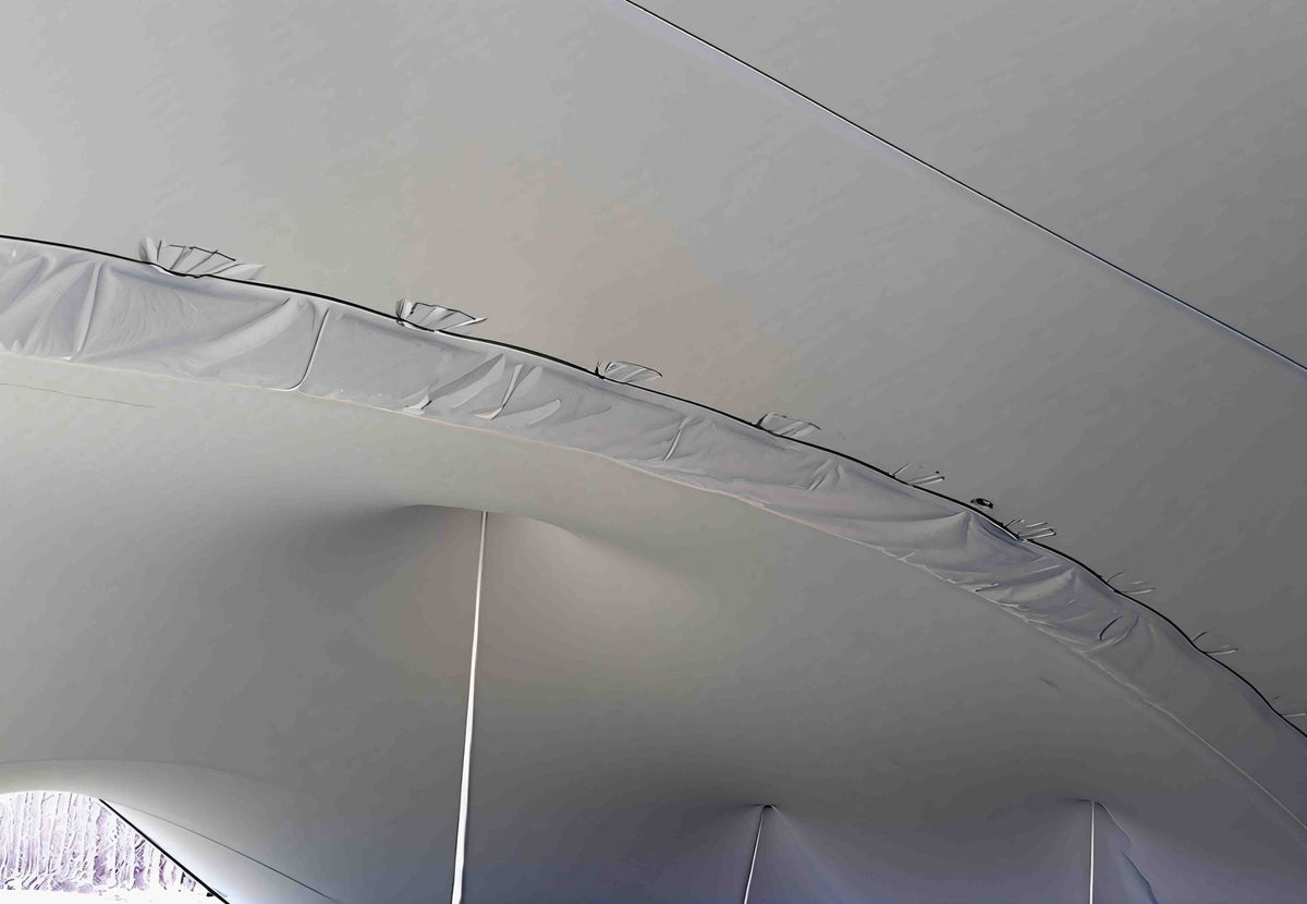 Gouttière CanvasCamp pour Stretch Tent vue d'en bas dans une tente blanche