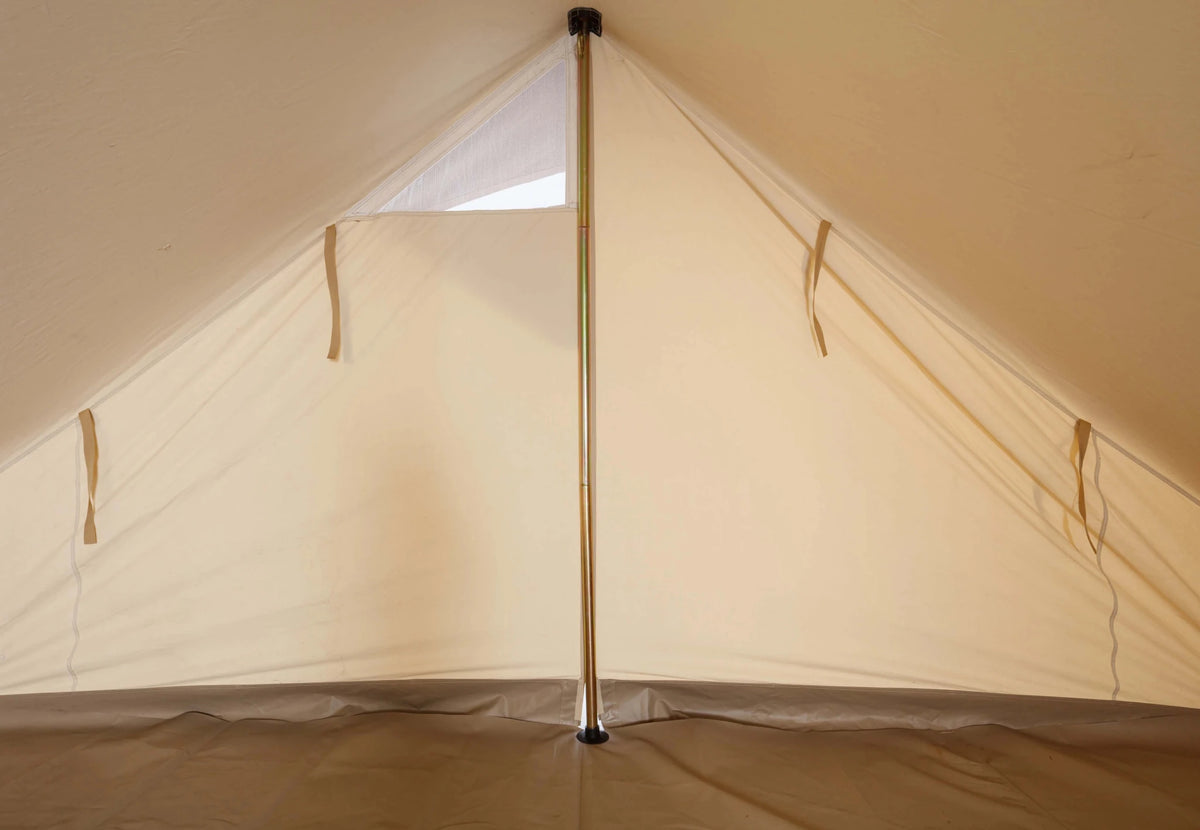 CanvasCamp Apex 4 x 6 intérieur de la paroi frontale fermée avec mât central et boucles