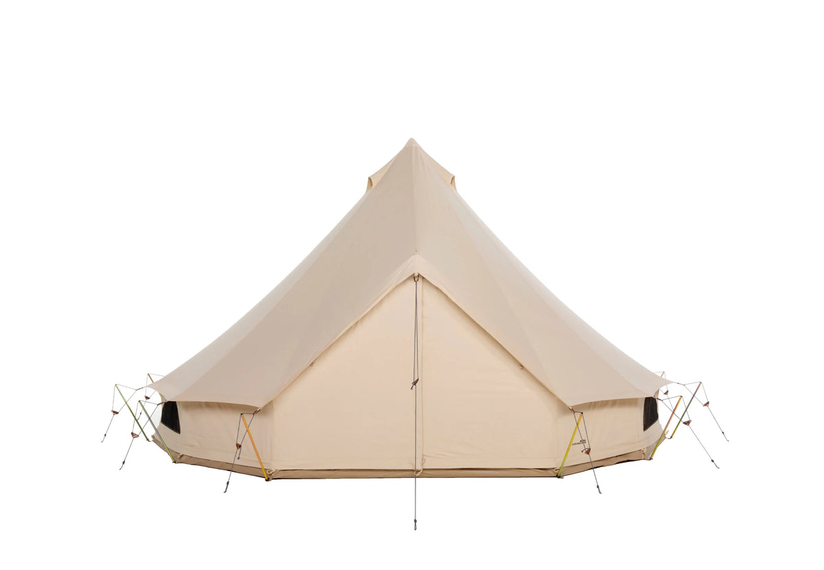 Sibley Apex 500 tente cloche beige avec porte fermée et haubans, vue de face