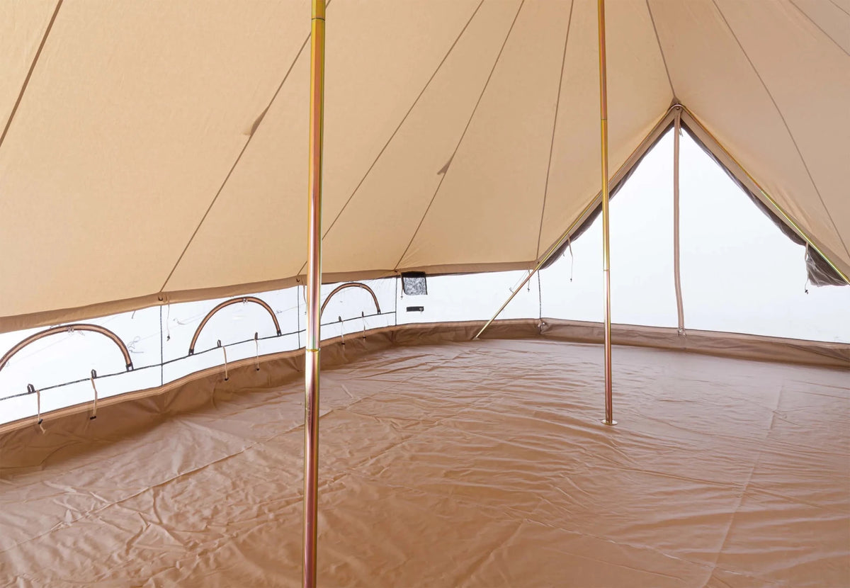 CanvasCamp Sibley Apex 600 Twin vue de l'intérieur avec deux mâts, tapis de sol cousu et fenêtres tout autour