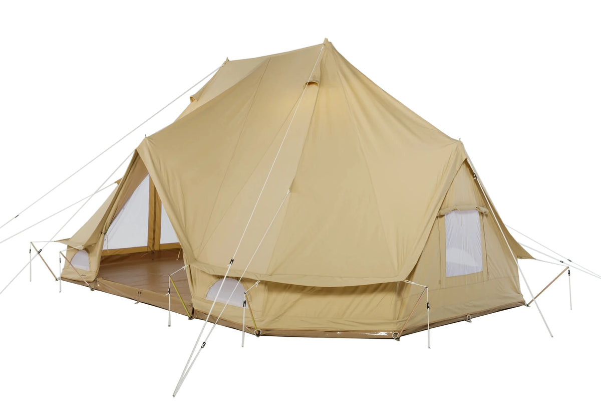 CanvasCamp Sibley ProTech 600 Twin vue de trois quarts avant avec porte latérale ouverte et fenêtre