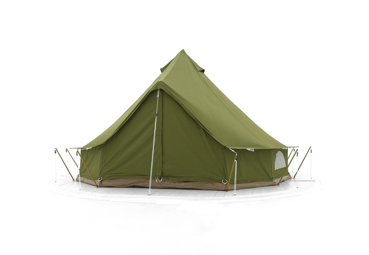 CanvasCamp Sibley ProTech 300 en toile verte, vue de trois quarts avant avec porte fermée