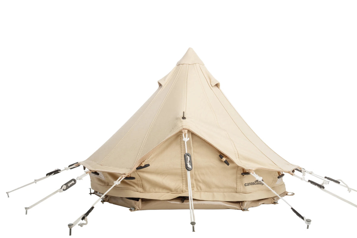 CanvasCamp Sibley ProTech Mini avec porte fermée et haubans tendus, vue de face