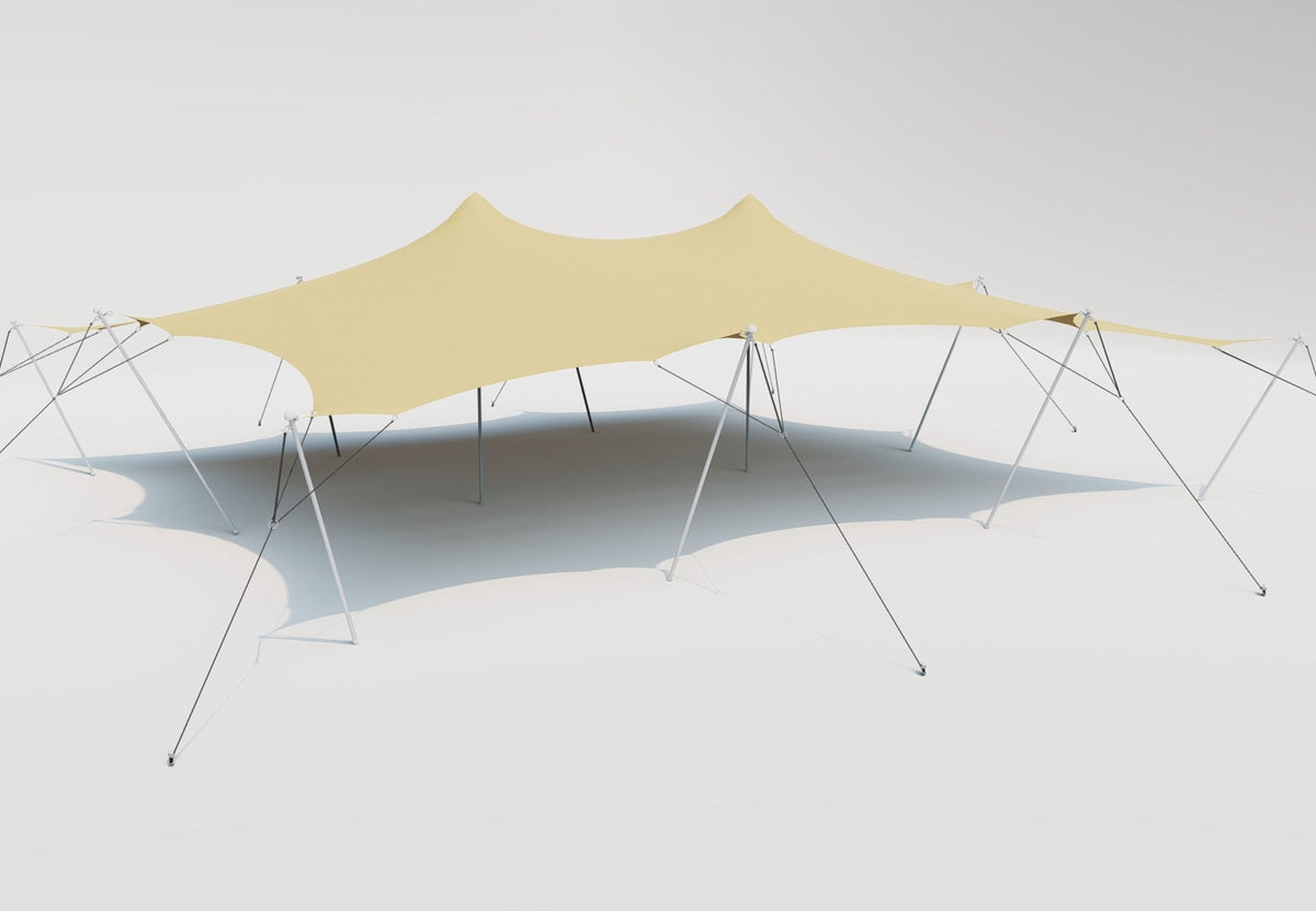 CanvasCamp Stretch Tent Q2 en grande configuration avec deux sommets et de nombreux mâts