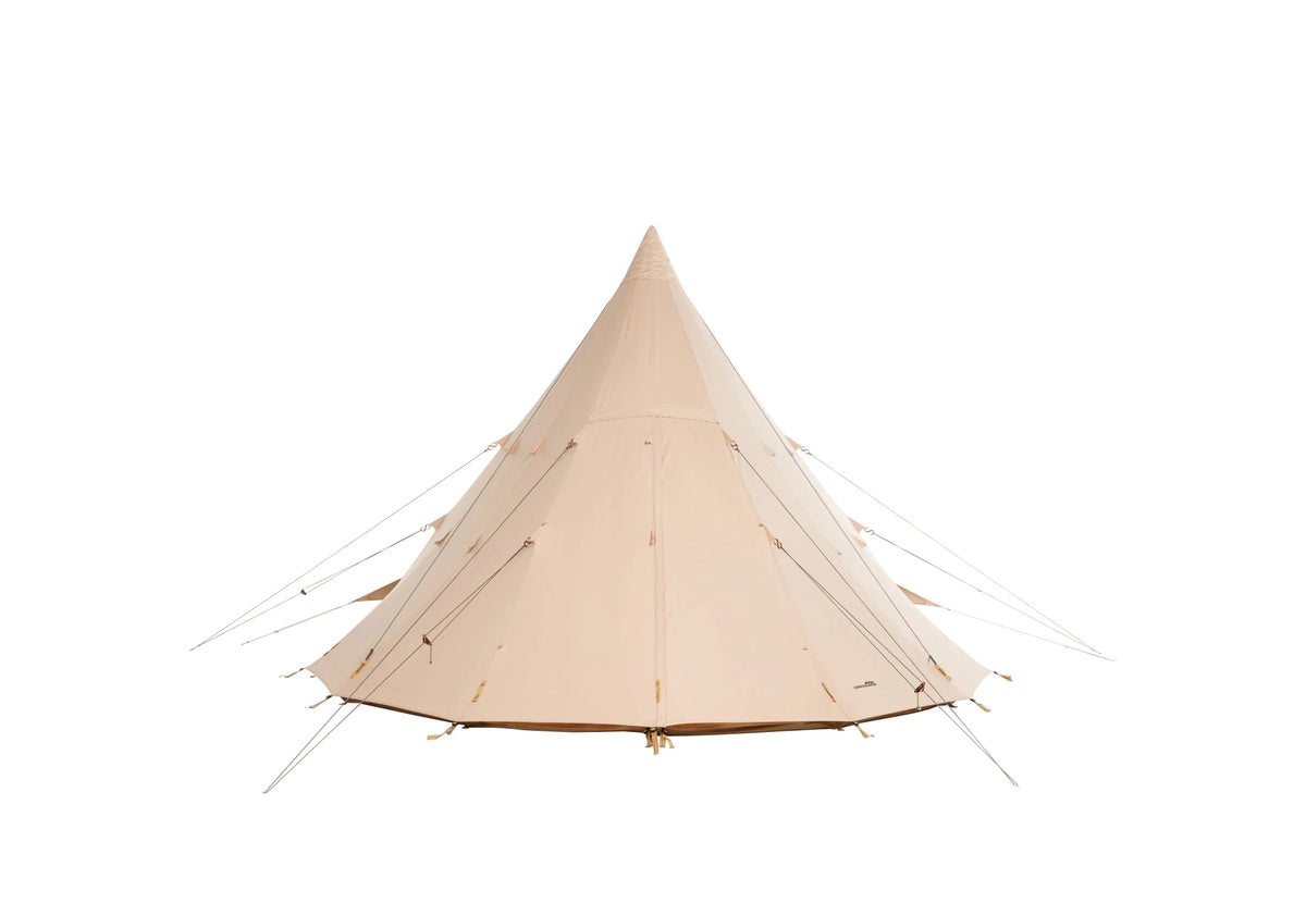 tente tipi Traveller 500 en toile beige avec porte fermée et haubans, vue de face