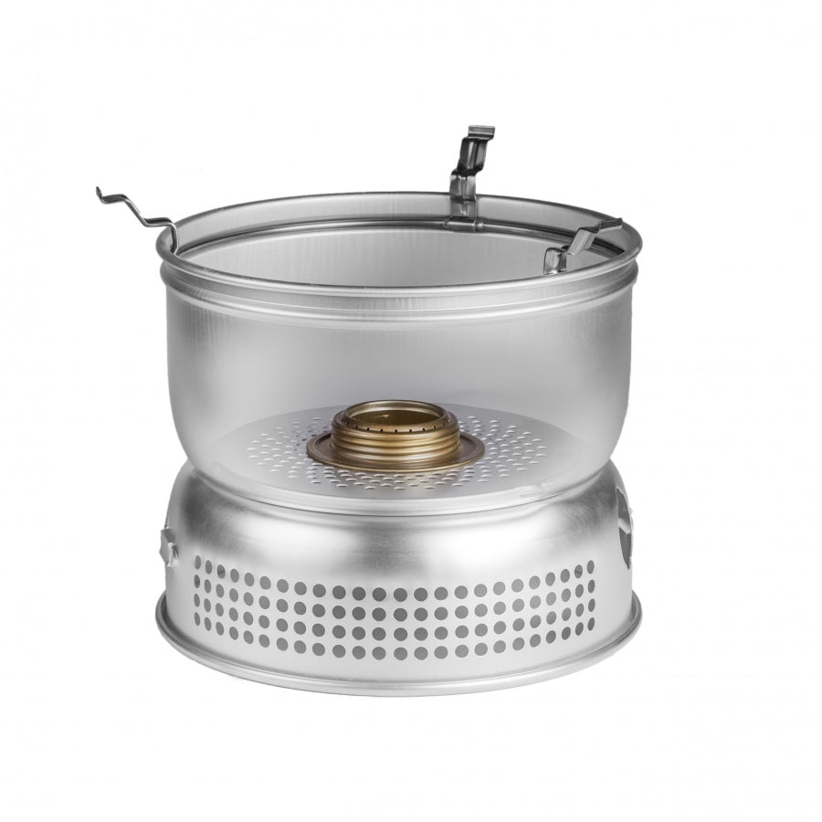 Trangia 27-5 UL pare-vent en aluminium avec casserole dedans et brûleur en laiton visible